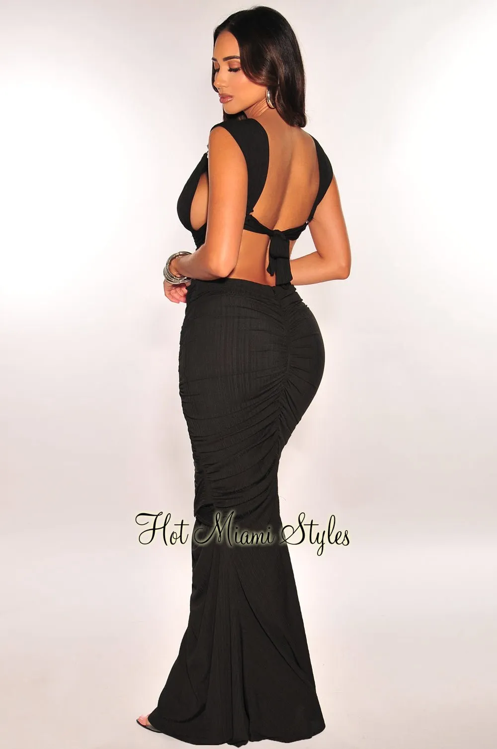 Black Ribbed Cut Out O-Ring Pleated Gown