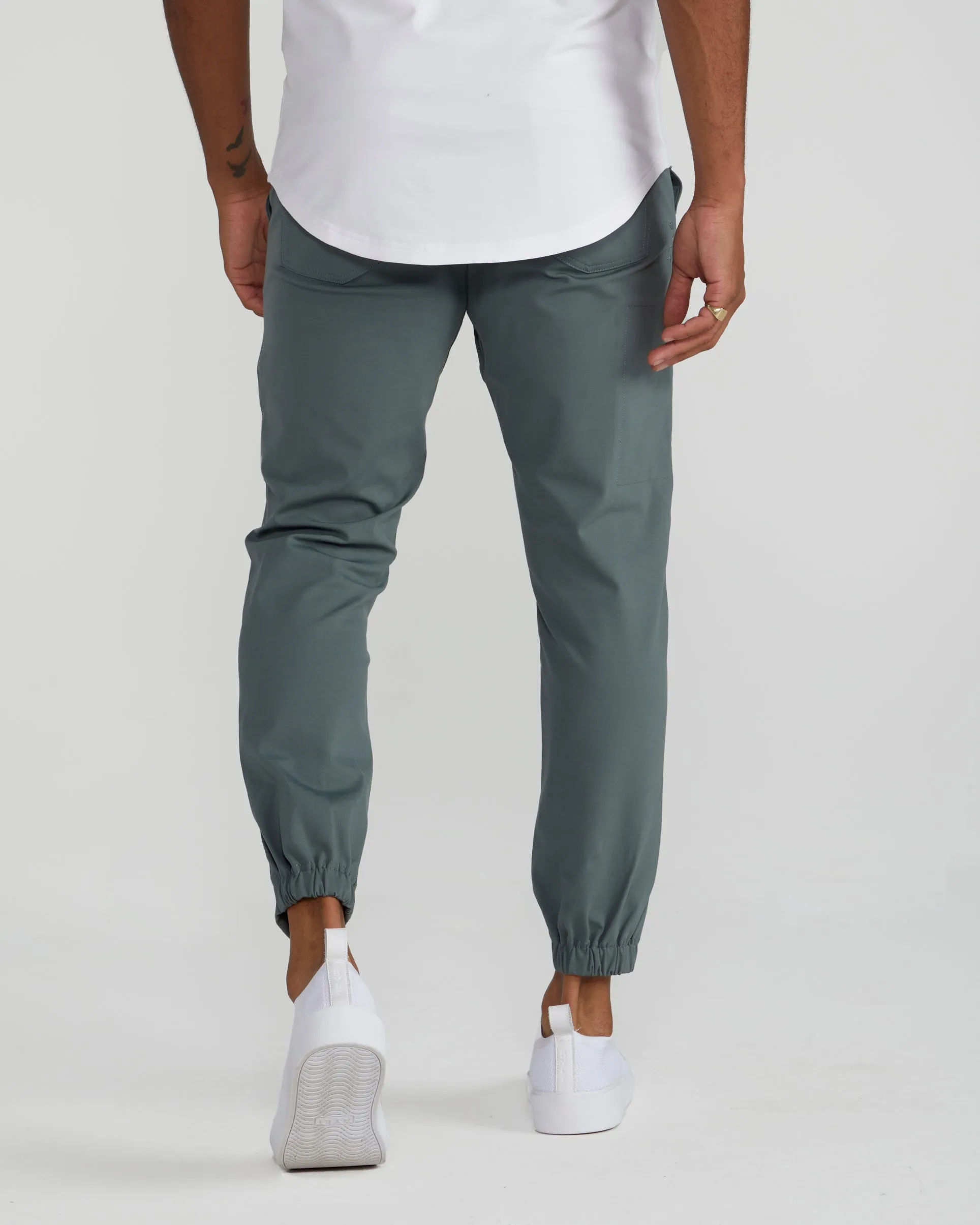 Everyday Jogger Pant <!-- Size 32 -->