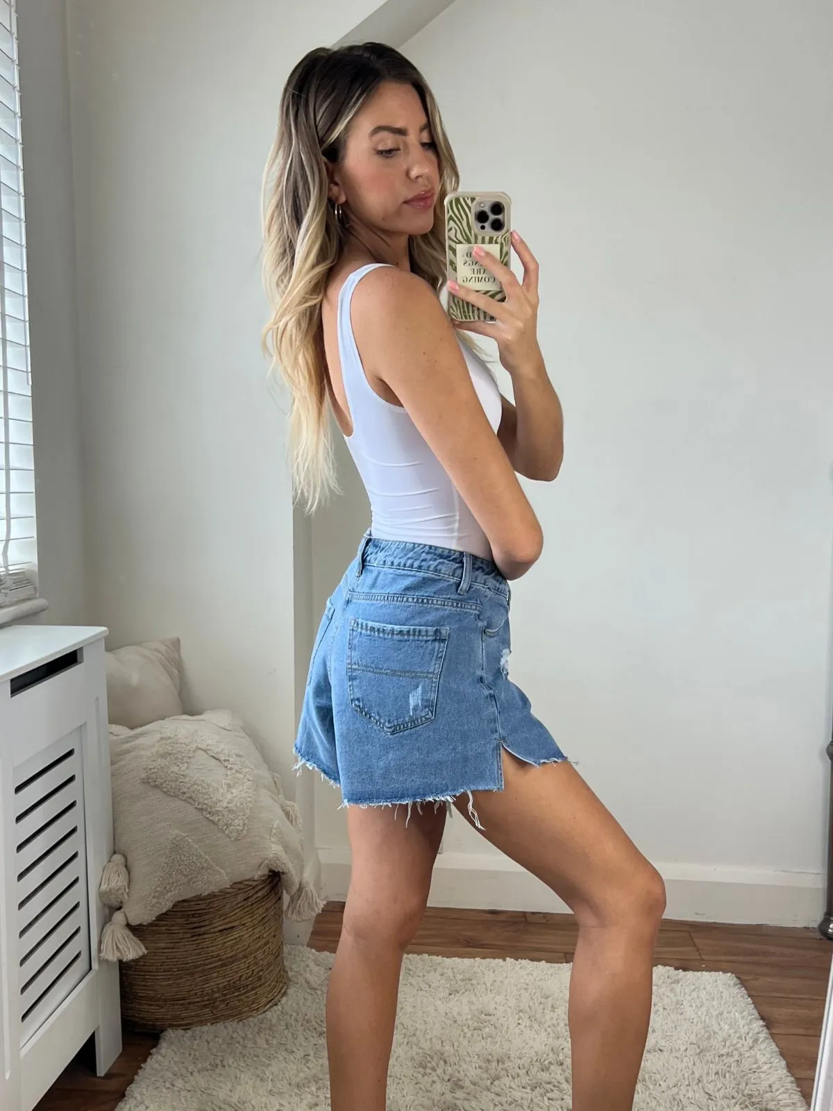 High Waisted Denim Shorts / Blue