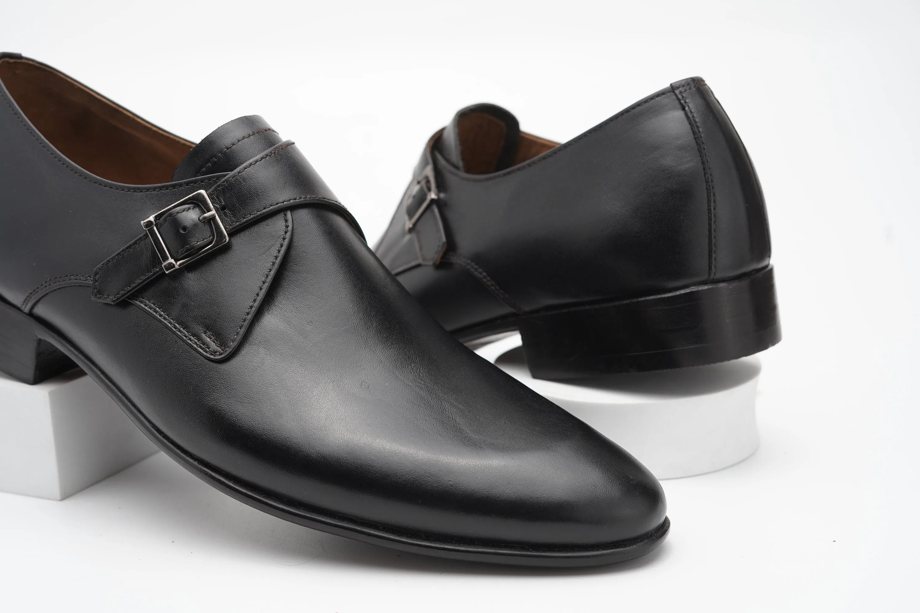 Real handmade Single buckle monk Strap in Black Made of full grain Aniline leather