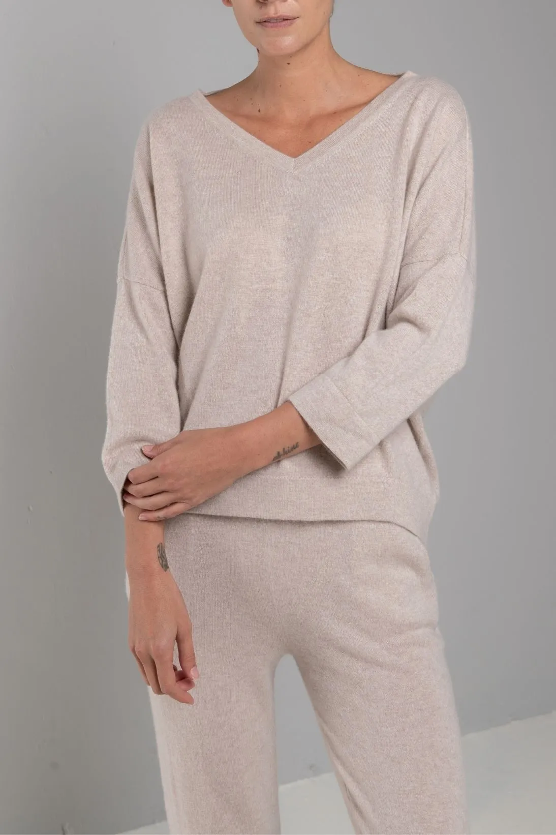 RECYCLED CASHMERE 3/4 SLEEVE V-NECK DOLMAN