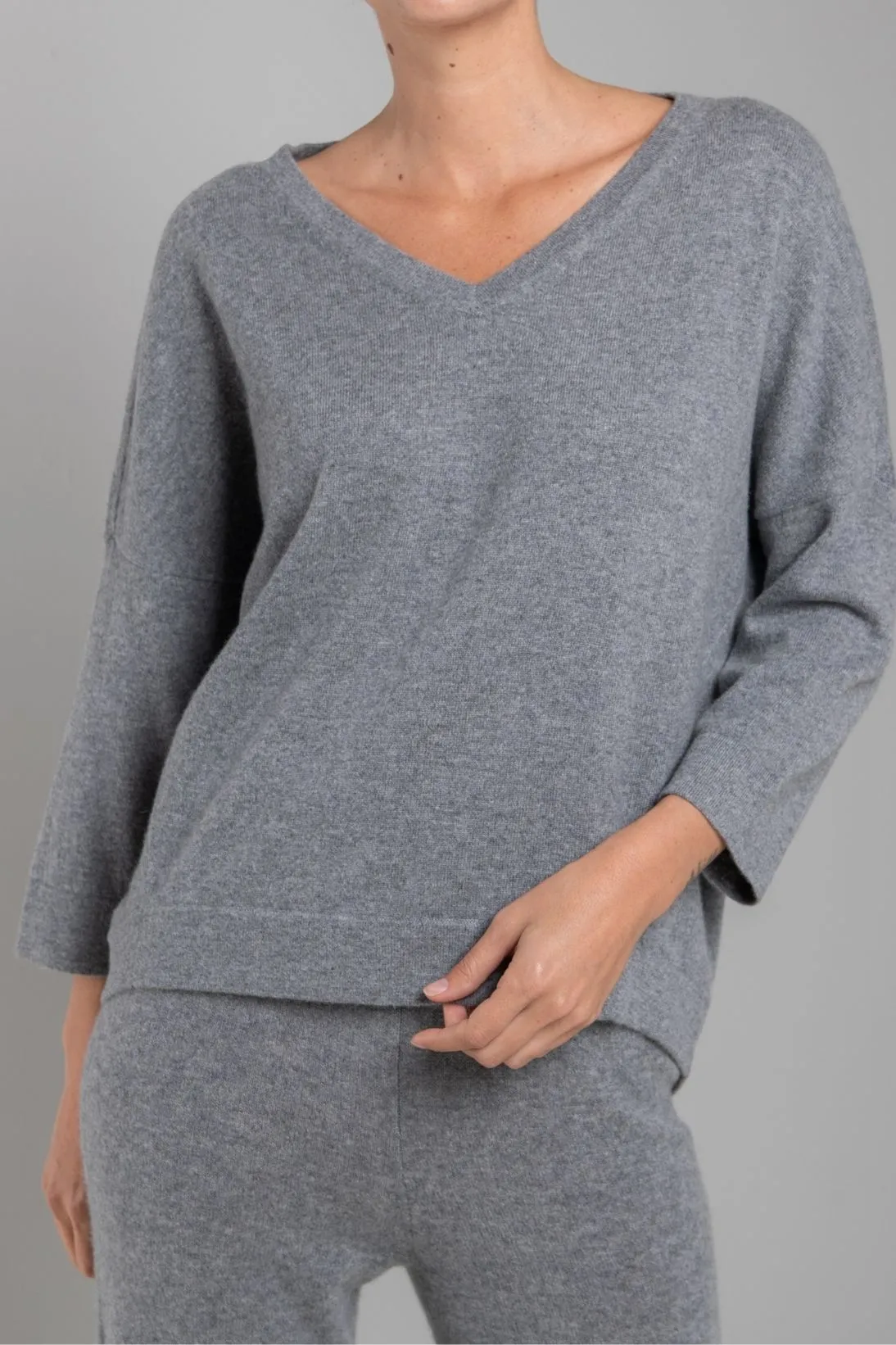 RECYCLED CASHMERE 3/4 SLEEVE V-NECK DOLMAN