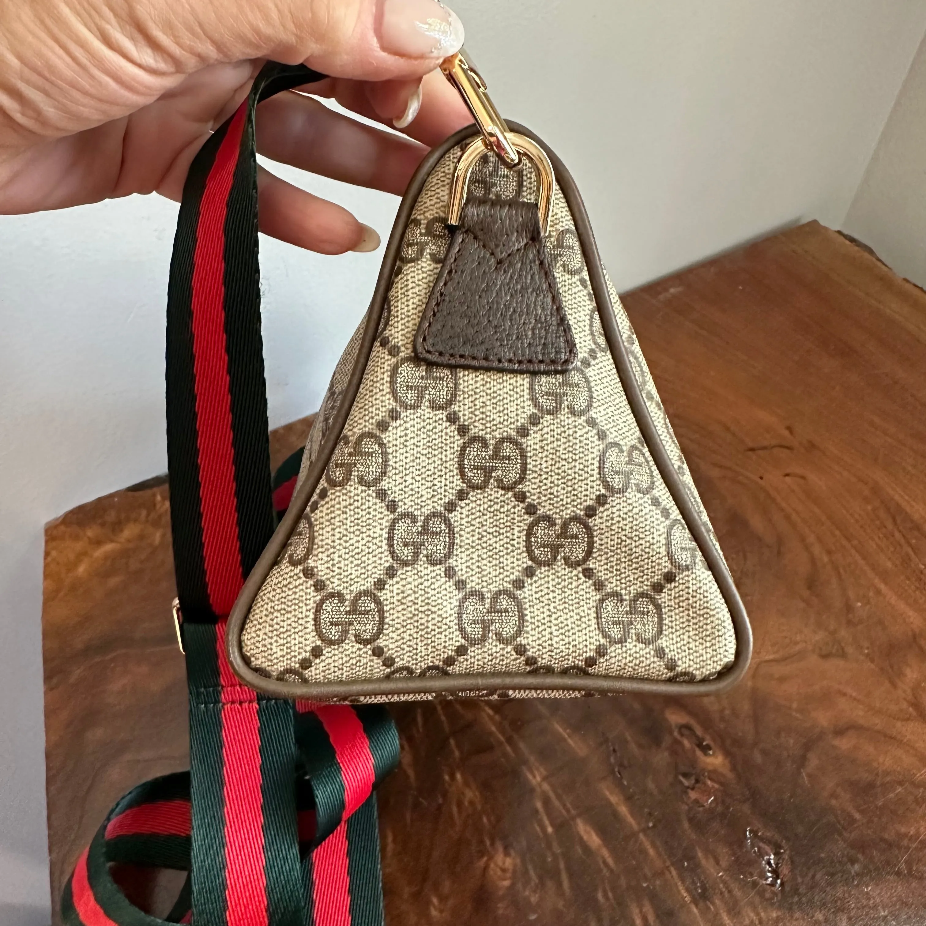 The Junco - Vintage Gucci (GG) Crossbody Bag