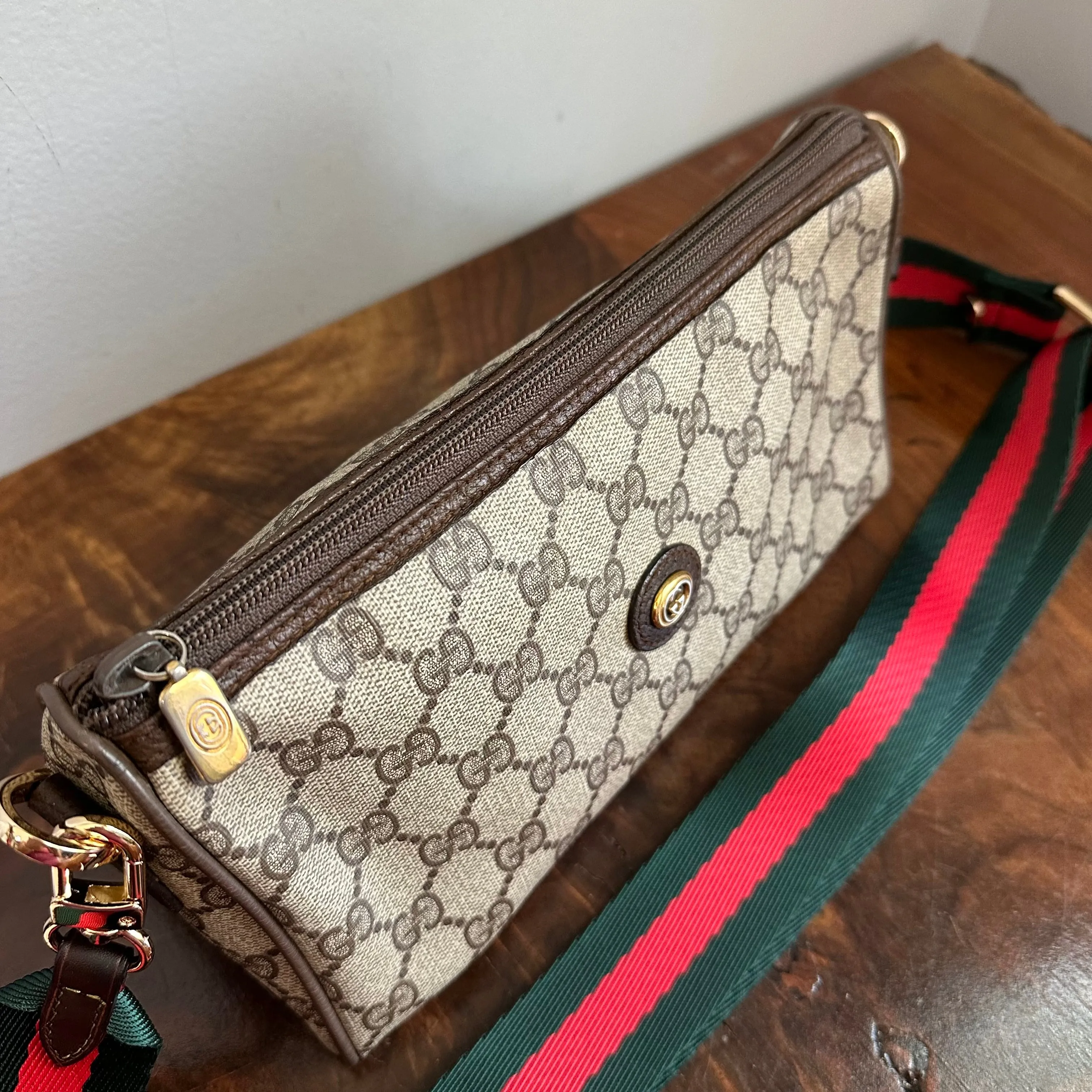 The Junco - Vintage Gucci (GG) Crossbody Bag