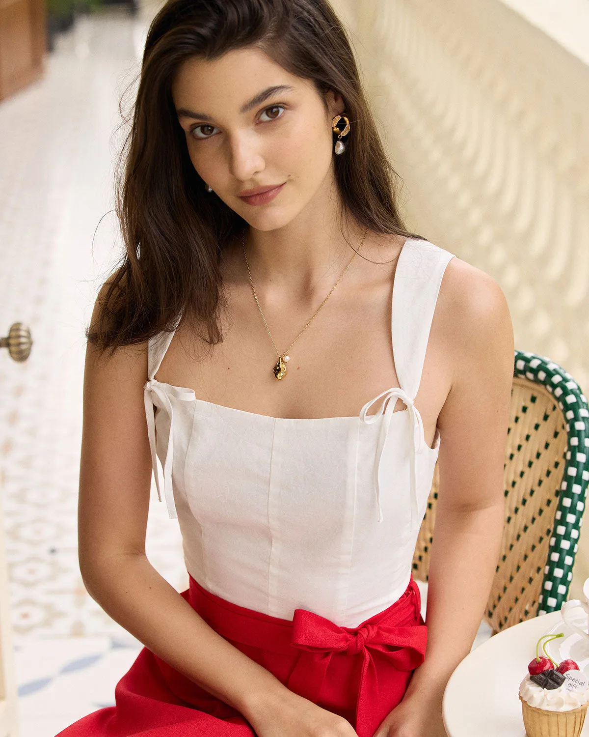 The White Square Neck Bowknot Tank Top